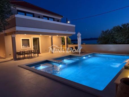 Prvi red Diklo villa