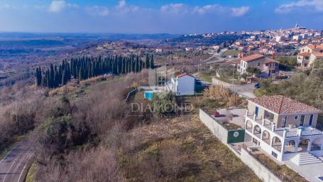 Buje, građevinsko zemljište s panoramskim pogledom!
