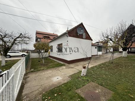 DVE KUĆE NA PRODAJU - Može kredit - Ruma, Borkovac