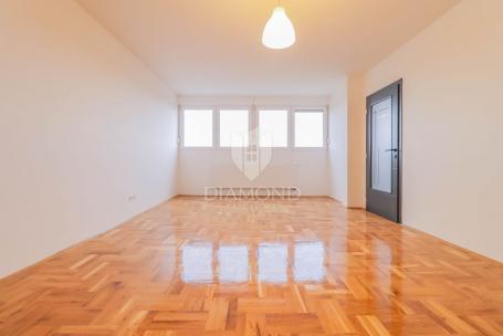 Zagreb, Ravnice! Dvosoban stan 60 m² 
