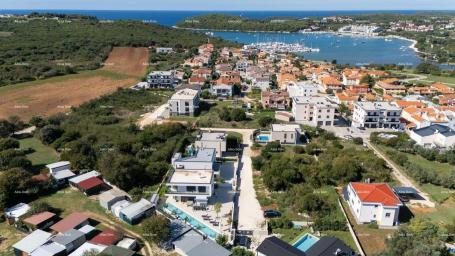 Kuća Savršena obiteljska kuća s bazenom u Banjolama, blizu plaže i prirode