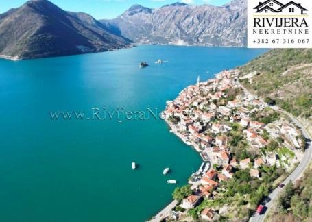 Na prodaju dva autenticna kamena objekta na prvoj liniji Perast