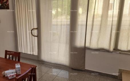 Stan Buje. Prodaje se  stan u Kaštelu, površine 85 m²