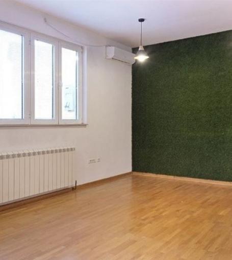 STARI GRAD TERAZIJE 130m2 , 1400e