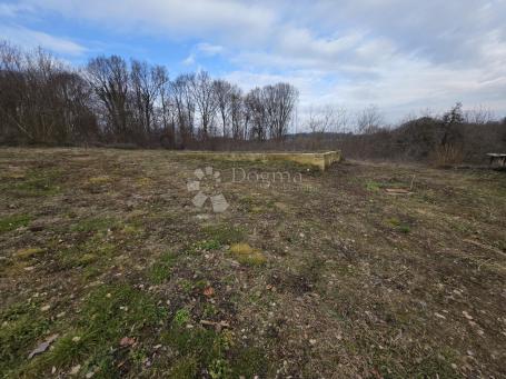 Građevinsko zemljište 1.867 m² – mirna lokacija, Sv. Križ Začretje