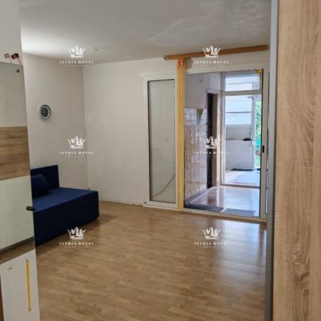 Istra , Mareda , stan 55m2 , 2SS+DB  , vrt 41m2 , 150m do plaze , prizemlje