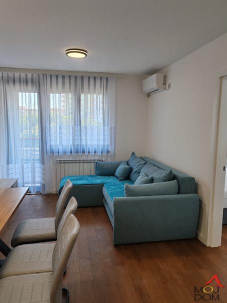 NOVI SAD - ROTKVARIJA - IZDAVANJE NEKRETNINA - 37 m2 - 500€