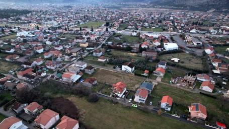 Na prodaju urbanizovano zemljište 1.000 m² na mirnoj i atraktivnoj lokaciji – Zlatica, Podgorica