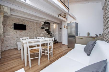 ROVINJ - SNIŽENO! Kuca s 3 apartmana u srcu starog grada 