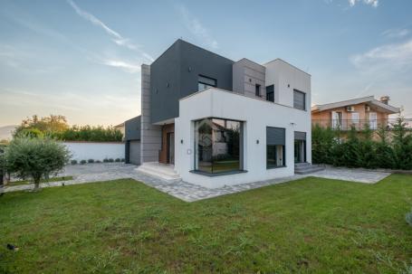 Moderna kuća 180m2 sa bazenom, Donja Gorica - Podgorica