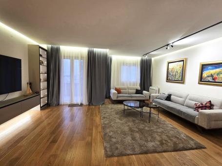 Dvosoban lijepo namješten stan, 105m2, Central point, Podgorica