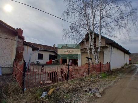 NA PRODAJU – Porodična kuća / investicija 413m2