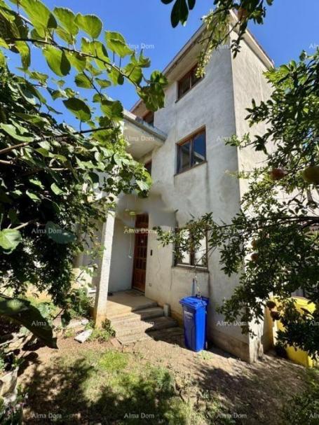 Kuća Pomer, Kuća 246 m² s okućnicom