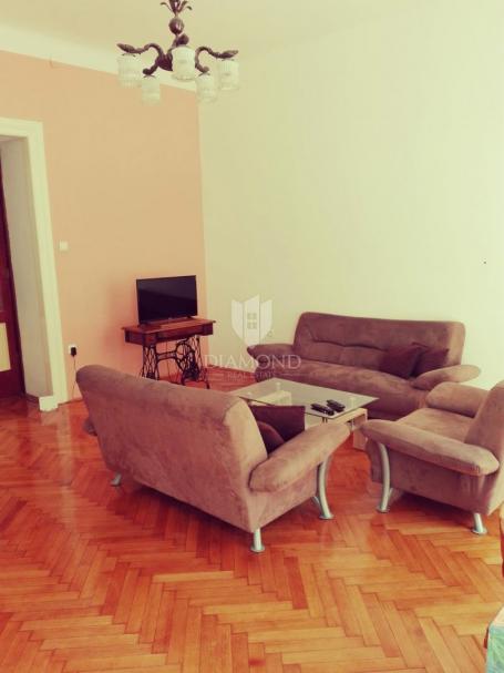 RIJEKA, CENTAR - STAN S DVA BALKONA