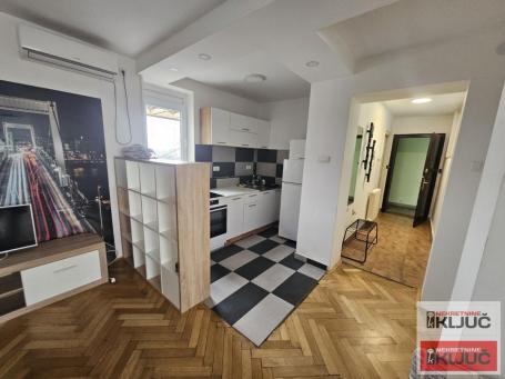 KOD SPENS-a, Dvosoban, 48m2 sa izlaskom na krovnu terasu