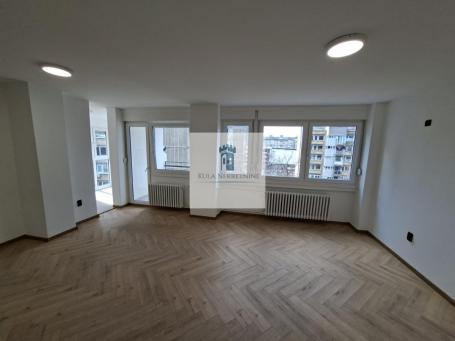 Potpuno renoviran stan na Bulevaru oslobođenja!