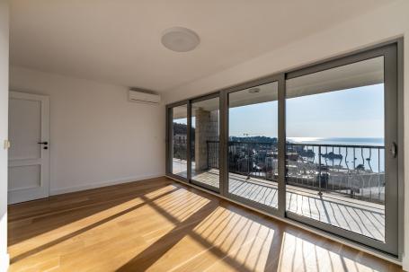Luksuzni penthouse 160m² sa panoramskim pogledom na more – Pržno, Budvanska rivijera (HITNA PRODAJA,