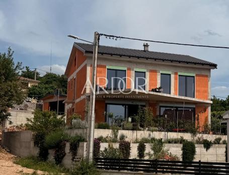 Kraljevica, kuća u izgradnji