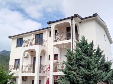 Kuća na prodaju Crna Gora sa 8 apartmana, Sutomore, Bar - objekat 8123