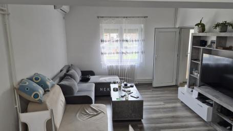 Renovirana porodična kuća, sa placem ID#13883