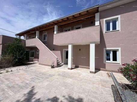 House For sale: a fantastic house with three apartments in Medulin!