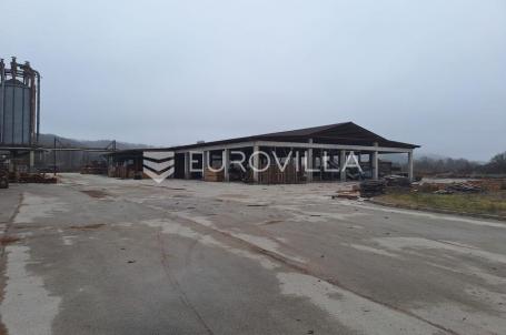 Vojnić, proizvodna hala i skladište 9000 m² na parceli od 25000 m², višenamjenska mogućnost