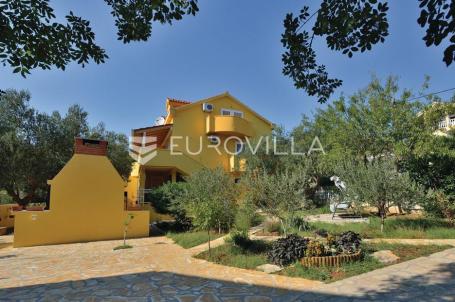 Kruševo, Crna Punta, kuća s vrtom na lijepoj lokaciji