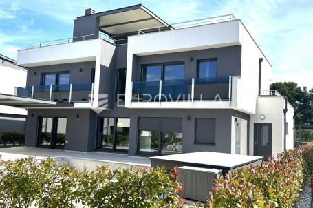 Istra, Pomer: Ekskluzivna moderna vila 286 m² s bazenom i pogledom na more, 400m od obale