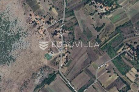 Ružić, građevinsko zemljište površine 650 m²