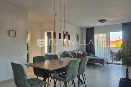 Zadar, Vir, dvosobni apartman na prvom katu od 65,40 m²