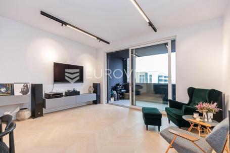 Zagreb, VMD Heinzelova, luksuzan četverosoban stan, 123,56 m²