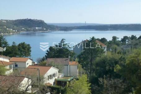 Krk, Omišalj, kuća sa pet apartmana, 200 m od mora