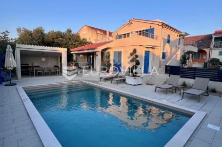 Pašman, Ždrelac, prekrasna kuća s bazenom u mediteranskom stilu