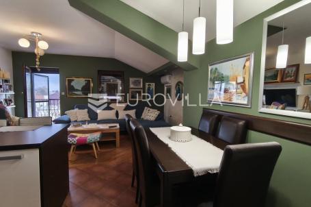 Vinkovci, Centar, dvosoban stan na izvrsnoj lokaciji u pješačkoj zoni, 78.71 m², 2. kat