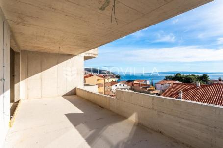 Čiovo, Okrug Gornji, trosoban penthouse s krovnom terasom i pogledom na more
