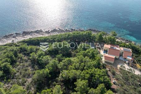 Otok Korčula, Vela Luka, građevinsko zemljište uz more