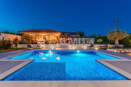 Zadar, Smoković, moderna villa sa bazenom, Novogradnja