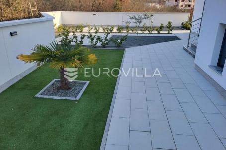 Malinska, dva stana ukupne površine 142,20 m² Jedinstvena prilika