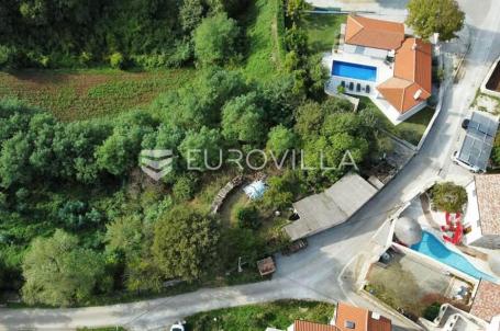 Istra, Orbanići, građevinsko zemljište u centru sela