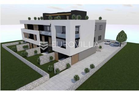 Privlaka, dvosoban stan s vrtom na izvrsnoj lokaciji, NOVOGRADNJA