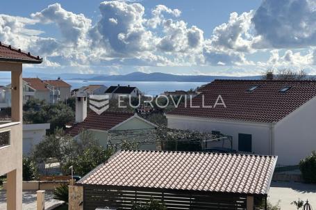Trogir, Okrug Gornji, Apartman S4 na prvom katu površine od 60 m²