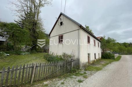 Senj, Vrzići, starina od 70 m² sa okućnicom od 3.280 m²