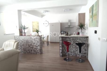 Istra, Pula, stan 100 m², prizemlje, mirna lokacija