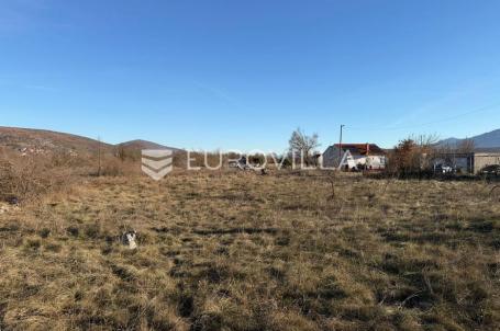Dicmo, Prisoje, građevinsko zemljište ukupne površine 1000 m²