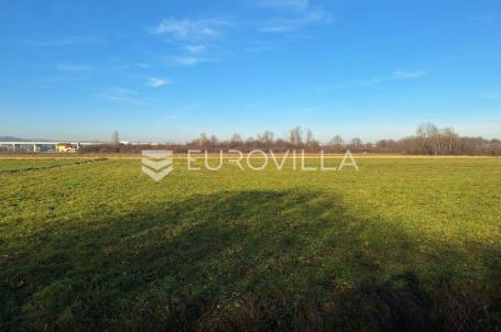 Karlovac, Drežnik, građevinsko zemljište 4700 m², gradnja više obiteljskih kuća