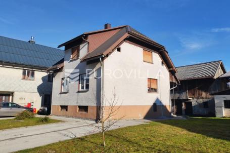 G. Kotar, Gerovo, samostojeća kuća sa velikom okućnicom od 2341 m²