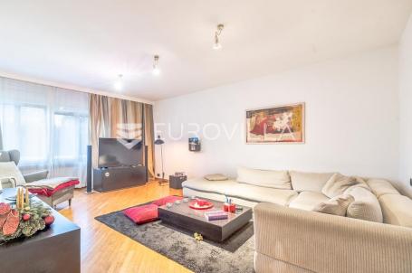 Zagreb, Lašćina, kuća na tri etaže s dvorištem, vrtom i garažom, 307 m²