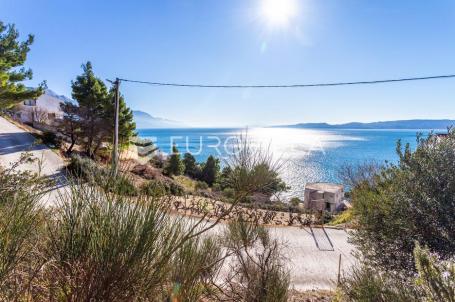 Omiš, Marušići, atraktivno građevinsko zemljište površine 537 m²