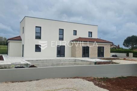 Istra, Poreč, mediteranska vila s bazenom i velikim vrtom