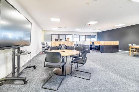 Zabok, poslovni prostor, 101 m² na atraktivnoj lokaciji